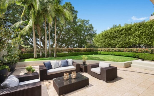 BELLEVUE GARDEN OASIS-hosted by L'Abode