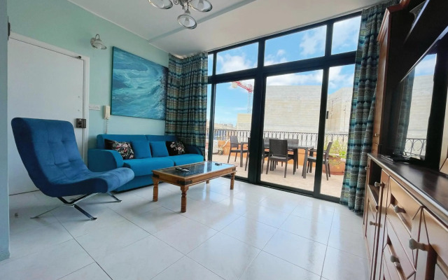 Fantastic 3 Bedroom Duplex Penthouse with Terrace