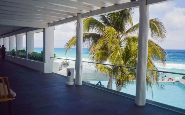 Oceanfront Studio Magnificent Views