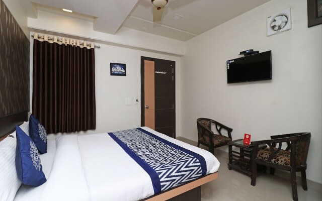 OYO 10414 Hotel Tushar Residency