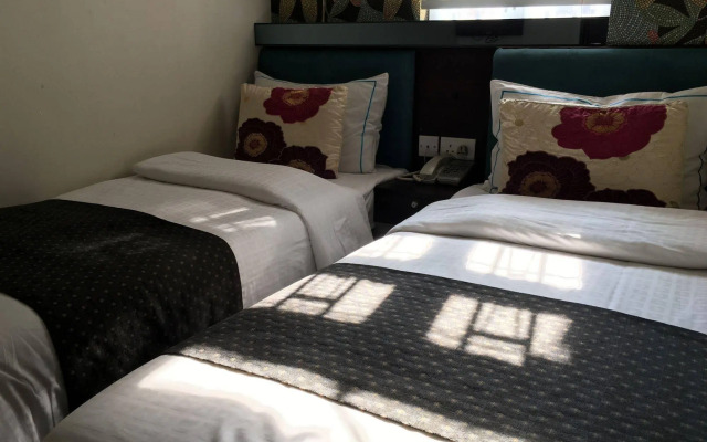 Seasons Hotel