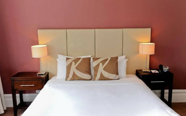 Raglan Hotel