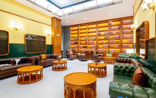 James Joyce Coffetel (Turpan Grand Bazaar Jiaohe Huayu Branch)