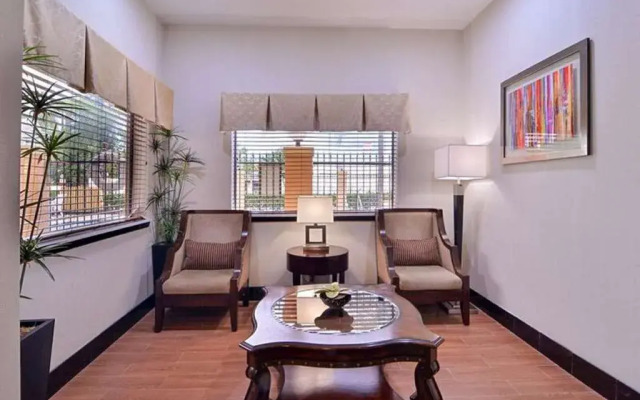 Best Western Plus Northwest Inn & Suites