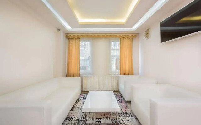 RoyalStar Taksim Family Suites