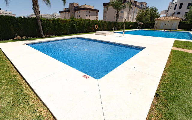 Beautiful apartment with 2 terraces, Pool & Beach