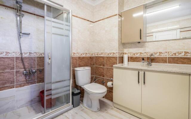 Altiparmak central 4 bedroom apartment