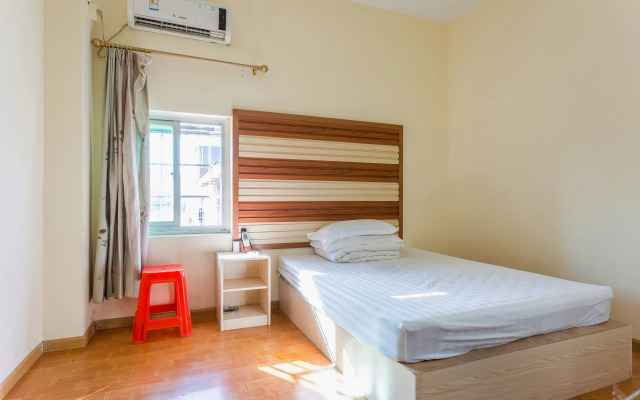 Fuhua Cards Hostel