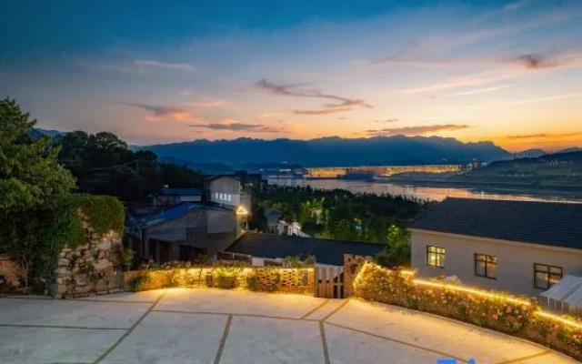 Shi Yunjian Homestay (Three Gorges Dam Tourist Area)
