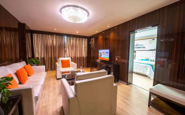 Ramada by Wyndham Encore Kaili West