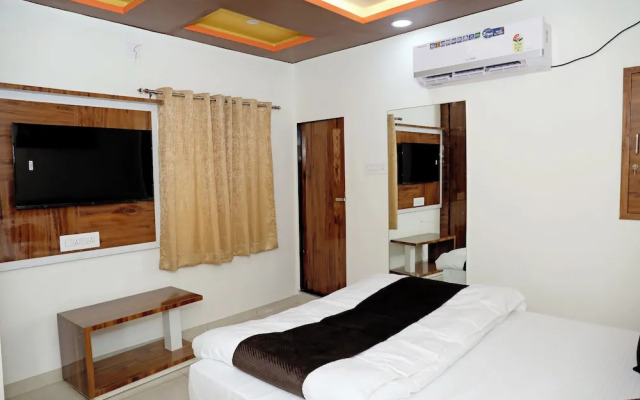 Radhe Krishna Hotel and Restaurant