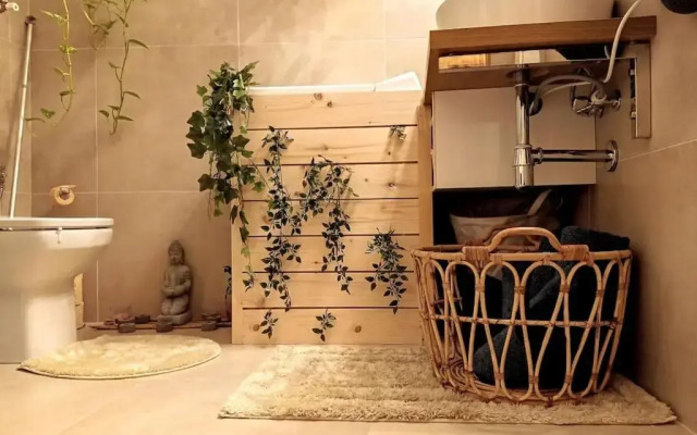 Urban Zen Den 2 Room Condo