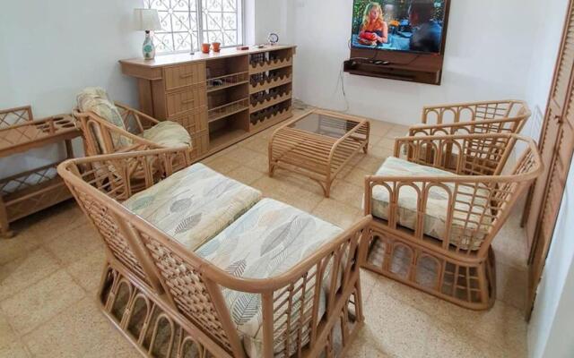 Renovada Casa Familiar con piscina en Salinas