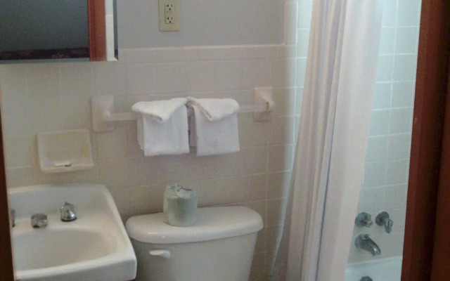 2nd Street Inn & Suites