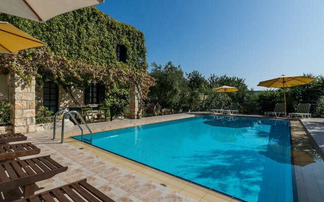 Ideal for 2 families, small village close to beaches