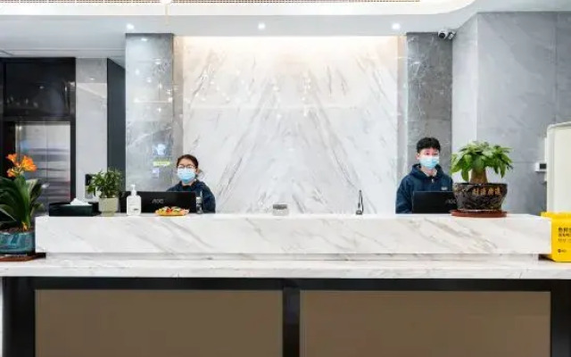 hengyangHuayunli Hotel (East Gate of Nanhua University)