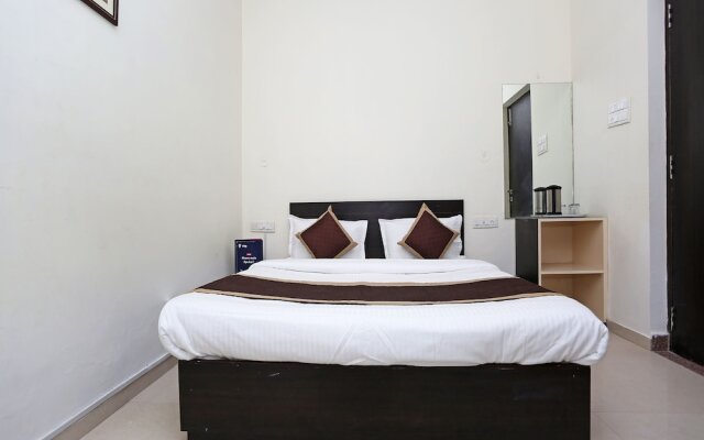 OYO 11484 Hotel Shivam