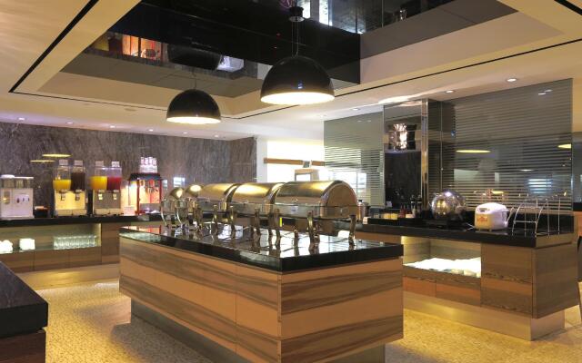 Royal Group Hotel Ho Yi Branch