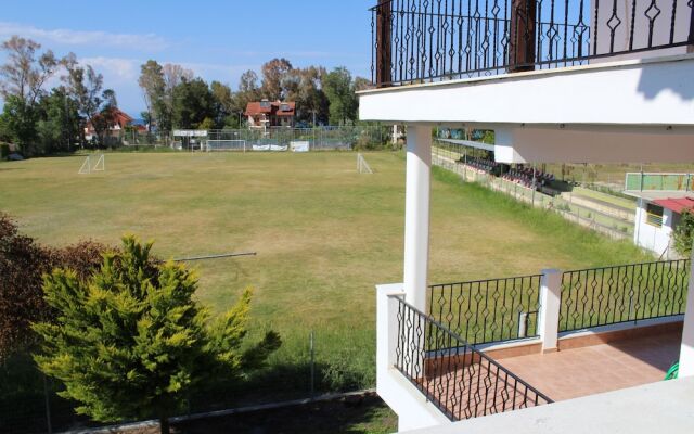 Maravilla Apartments