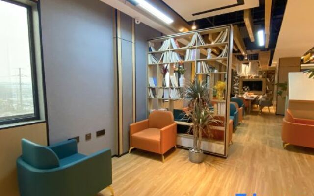 Unknown Li Panyu Hotel (Jingkai Fujikang Branch)