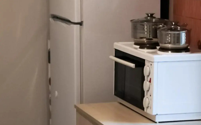 21st Street Comfy Studio