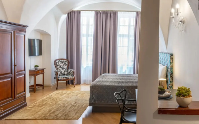 Chateau 9 Apartments by Adrez Living