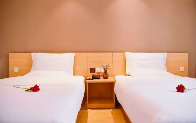 7 Days Premium Hotel (Chongqing Longtousi North Railway Station Center)