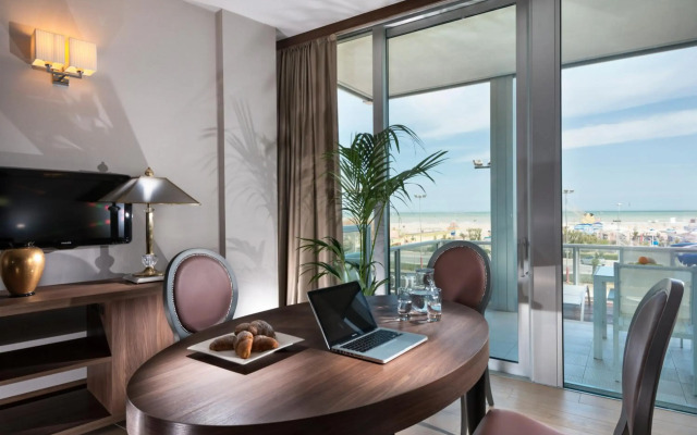 Waldorf Suite Hotel