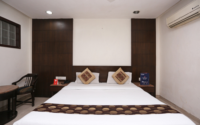 OYO 1824 Hotel Grand Peepal