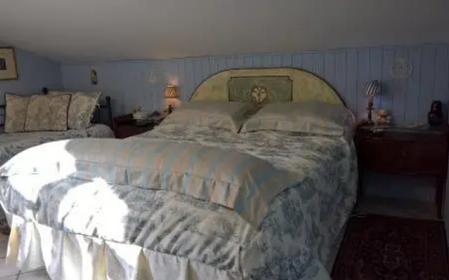 Hassin Cottage