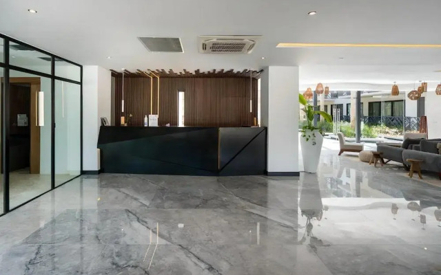 Palais Q103 at Av Coba