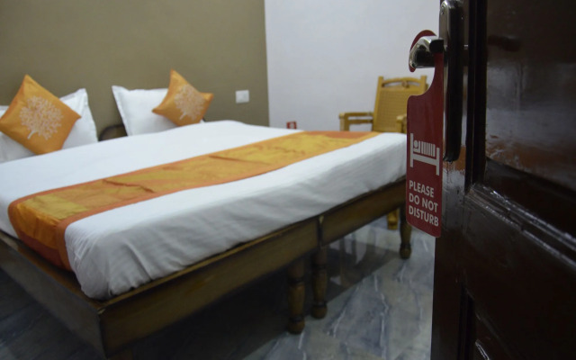OYO Rooms Cantt Roadways Varanasi
