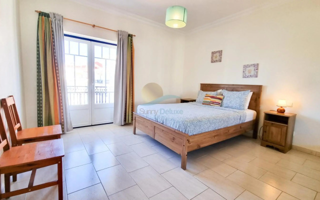 Oura Praia Hotel And Apartments