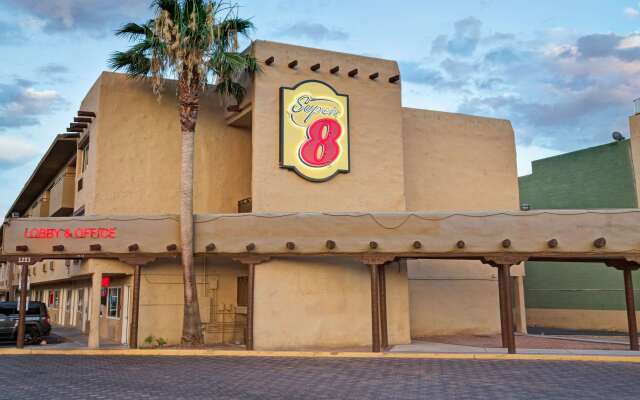 Super 8 by Wyndham Las Vegas North Strip/Fremont St. Area