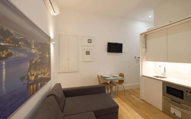 FLH Porto Traditional Studio with Terrace