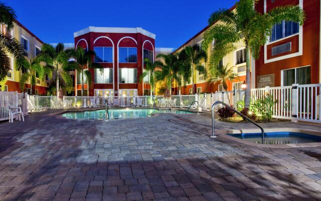Holiday Inn Express & Suites Bradenton West by IHG