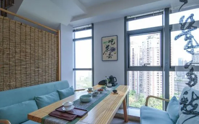 Cloud Cloud House Hotel (Chongqing Longhu Times Tianjie Branch)