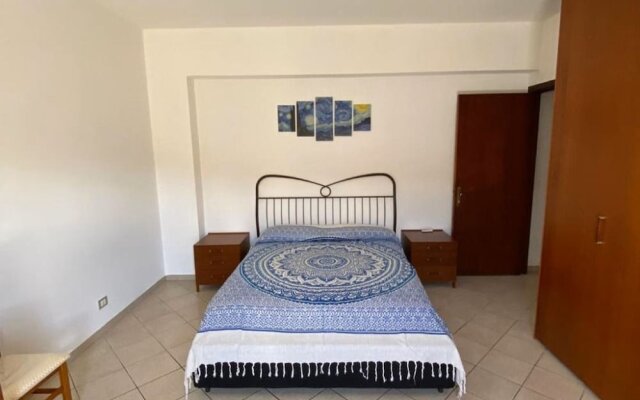 "holiday 3 Bedrooms Casa Davì Just Near Cefalù Beach"