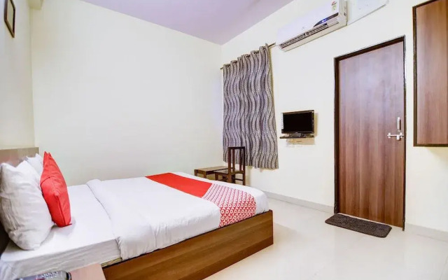 Oyo Flagship 28716 Panchasheel Enclave
