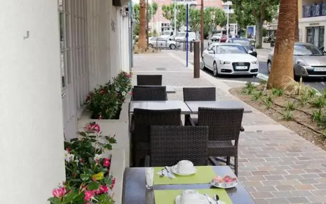 BRIT HOTEL Confort Le Revest Sainte Maxime