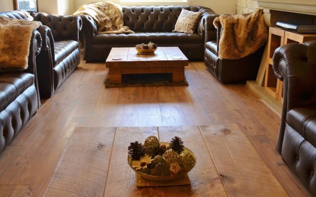 Large Luxury Self-Catering Barn
