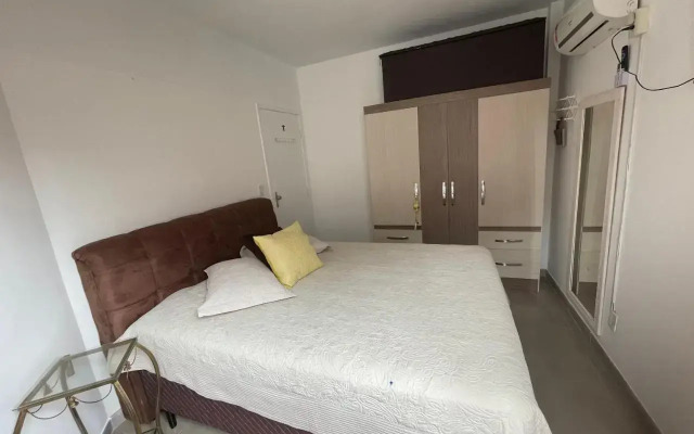 Itapema - 8 pessoas 3 quartos - Frente p Mar