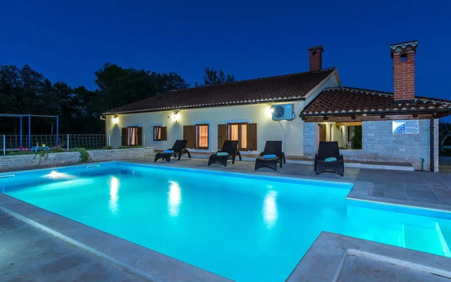 Villa Emanuel Comfortable Holiday Residence