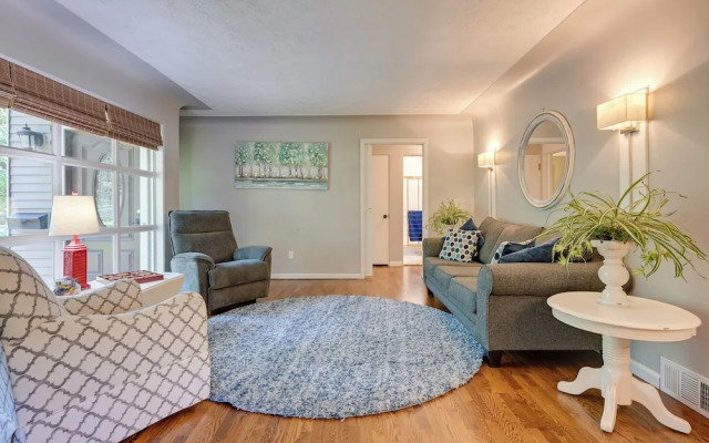 Pet-friendly Michigan Escape w/ Patio & Gas Grill!