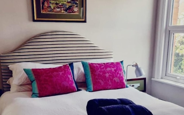 Inviting 2-bed Character House Stamford