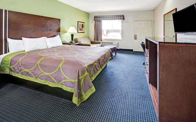 Super 8 by Wyndham Houston Hobby Airport South