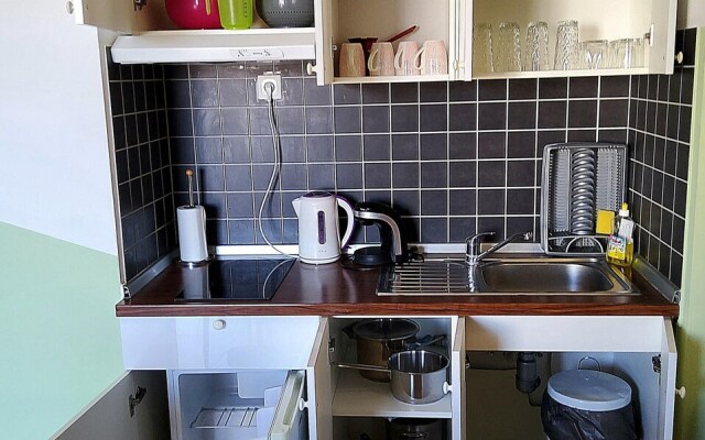 Apartment 5 Double Bed & Bidet Sleeps 2 Guests
