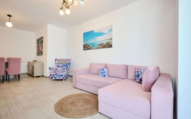 Beachfront 1BR apartment- Spa n Pools
