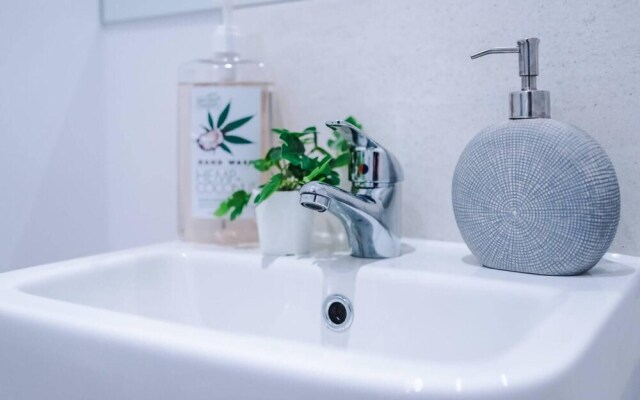 Immaculate 3-bed House in Salford