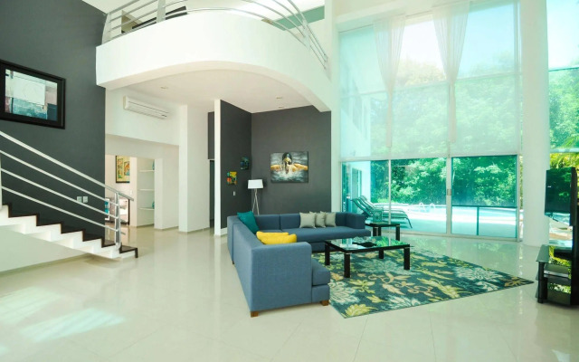 White House by Vimex